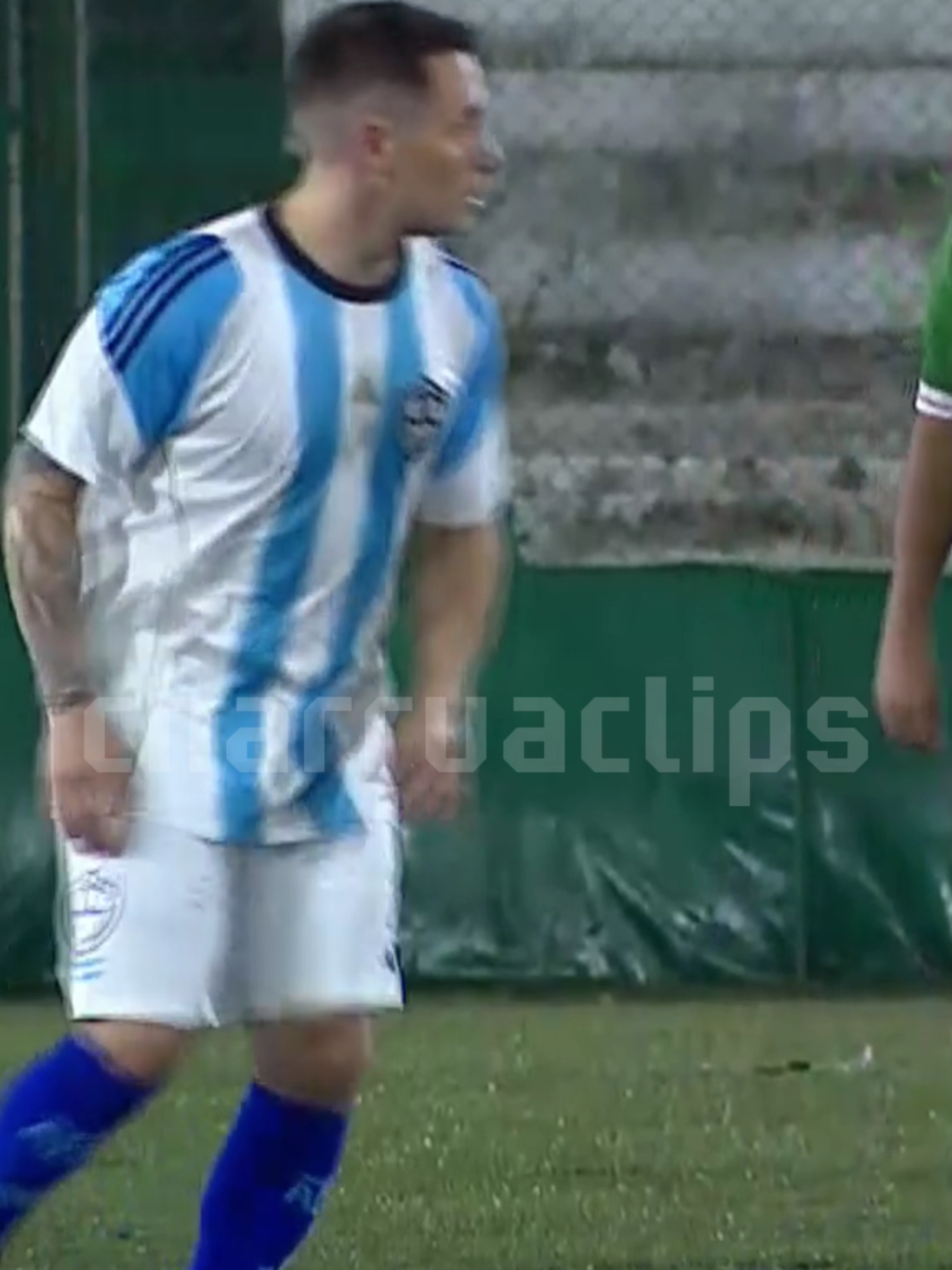 MOMO ? EL VERDADERO GOAT 🐐 @momogeronimo @adictoalvegetal #momo #coscu #coscuarmy #ca #arg #argentina🇦🇷 #clip #clips #kick #clipsdetwitch #titocalderon #mexico #mx #futbol⚽️#ArgentinaVsMexicoNASHE