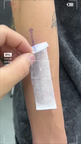 Mini espada Andruil 🗡️ #espadaanduril #tattoo #elseñordelosanillos #tattooer #mendozatatuajes #tongatattooer #💍