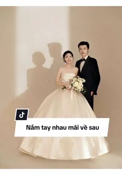 Nắm tay nhau mãi về sau #wedding #anhcuoi #xuhuong #damcuoi #studiocuoisaigon 