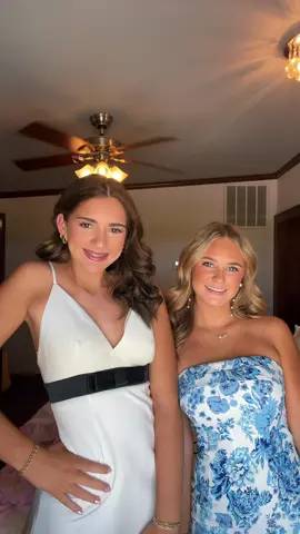 hoco!!💐✨💌  other video didnt work, so heres a draft 💌 @ella g  #hoco #friends #fypage #fupp #hocodress #dress #Homecoming #transition #bestfriend #party #fyppppppppppppppppppppppp #foryou #makemefamous #viralvideo #viraltiktok #explore 