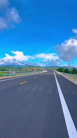 Đổ đầy bình là muốn đi đâu cũng được 😝😌