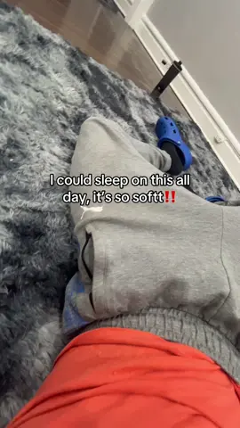 This soft fur carpet feels foo good Definitely 10/10, thank you tik tok 😂 #fyp #viral #blowthisup #explore #tiktokmademebuyit #trending #tiktokshopfinds #tiktokshopping 
