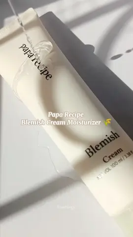 this papa recipe blemish cream is hands down the best moisturizer I've ever used so far! at first, it looks thick and heavy, but it's surprisingly lightweight and blends seamlessly into the skin. this cream is incredibly hydrating, it worked wonders on my skin, smoothing out the bumpy texture around my forehead, cheeks and neck without breaking my skin out. it also leaves a gorgeous dewy finish without any tightness and sticky residue, which is a total game-changer! 🤩🙌💓 @paparecipe_global  @paparecipe_official  you can get this at yesstyle and use my code KAARY14 for a 5% off!! #paparecipe #파파레서피 #skincare #koreanskincare #blemishes #moisturizer #moisturizerrecommendation #koreanbeauty #beauty  #skincareroutine #ugc #ugccommunity #yesstyleinfluencers 