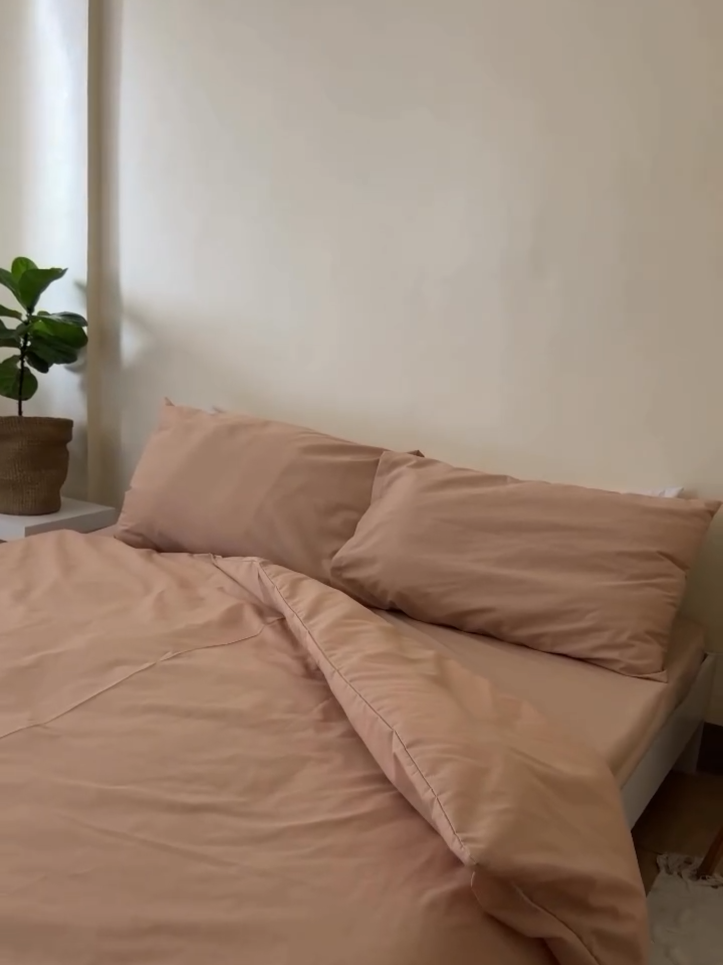 Introducing our latest addition to the collection – Taupe! This chic, neutral shade is making waves for its timeless, versatile vibe. Perfect for any room, Taupe elevates your space with effortless sophistication. Whether you're going for cozy or classy, this color has got you covered! #toupee #ulapbedsheetsph #UlapBedsheet  #Beddings #beddingsets #Bedsheet #1000Threadcount #FYP #sophisticated