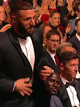 Quả Bóng Vàng không có sự tranh cải. Ngạo nghễ Karim Benzema 👏 #realmadrid  #benzema #ballondor #football #viral #xuhuong 