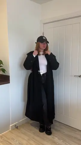 loving the long coat weather!!🤭🖤 #OOTD #outfitoftheday #autumnoutfits #autumnfashion 