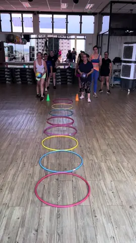 E essa brincadeira de ontem? ♥️ Aqui a gente se exercita e se diverte 😍 #for #f #cresc #exercicio #gincana #crescernotiktok 
