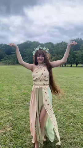 Cover on “Bon Voyage” by Yooa is out!  Check out the video on our YouTube channel, link in bio💚✨ @vicky 🤍 #fyp #dance #yooa #bonvoyage 