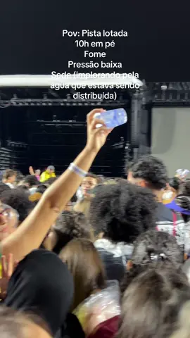 É só uma #trend mas que foi bem real 😂😂😂 Pelo menos, quando o show começa você esquece tudo isso! Melhor show da vida! 🩷 #trendingvideo #arquibancada #show #pista #brunomars #bruninho #morumbi 