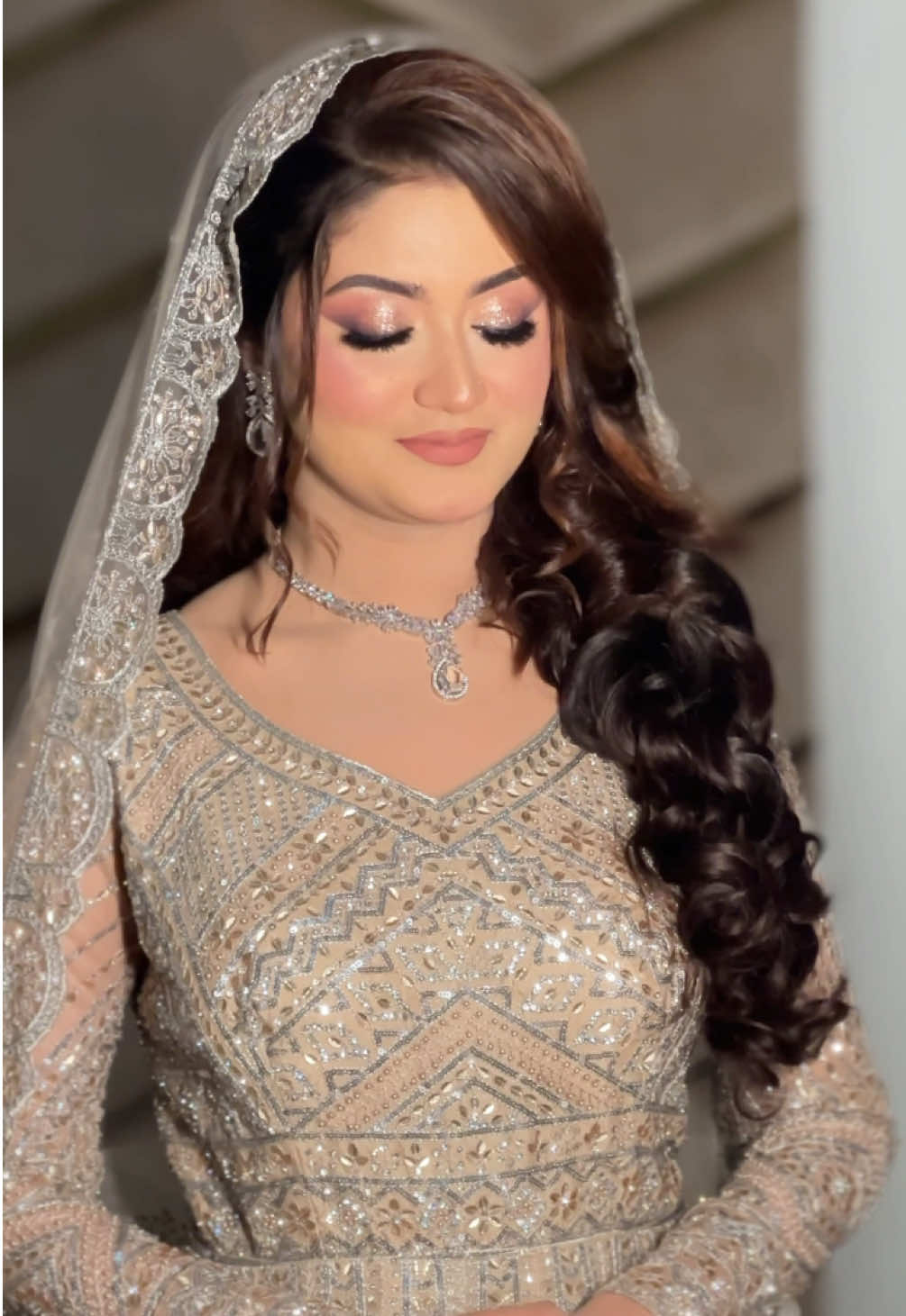 Beautiful Nuha ✨ Signature makeover by Anmon. #Anmon #flawless #bridalmakeup #trending #pakistani #anmons #makeoversbyanmon #fyp #bridal 