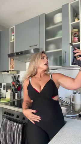 Michhelle 💃 #housewifedance #singing #dancing #1970women 