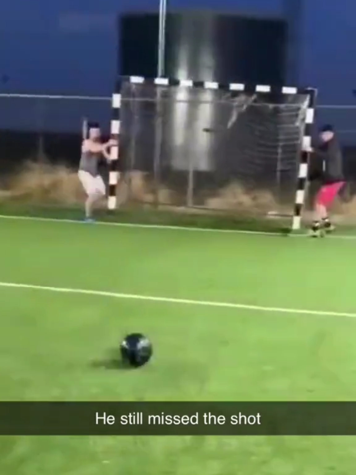 How did he still miss!! 🤣 (🎥 - @justlayin) #90min #90minusa #funnysoccer #funnysoccermoments #soccertiktok