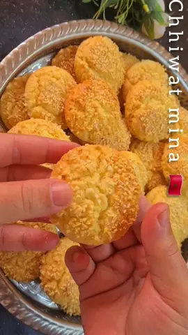 حلوة العشرات القليلة🍊بدون البنينة اللذيذة😋بمكونات بسيطة جديدة رائعة شكلا ومذاقا #حلويات_سهلة_وسريعة #بسطيلة #حلويات #حلوة_بدون_زبدة @chhiwat motanawi31 marribya @شهيوات معي @تنبات بالعقيق @شهيوات سريعة @my weight loss diary @الذ حلويات @الذ حلويات 