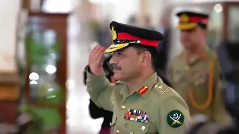 Nam sunrr logan dy paseena chutday 🔥🔥💚💚 #pmshehbaz #shehbazsharif #pakchinafriendship #scoinpakistan #pmlntiktok #pakistanarmy 