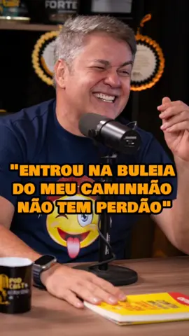Piada de Caminhoneiro com @Rossini Macedo 🤣 #piada #piadas #humorista #humoristas #tonhodoscouros #humornordestino #caminhoneiro #caminhoneiros #podcastnordestino #nordestino #nordeste #nordestebrasileiro #podcastsbrasil #culturanordestina #bomhumor #stundupcomedy #stundup #cultural #cultura 