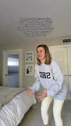 bursting at the seams 💀 @Wicked Movie #wicked #wickedmovie #jonathanbailey #arianagrande 