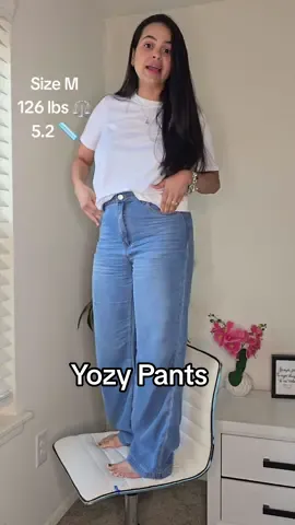 Me encanta la tela, NO es denim grueso y NO tiene goma  #yozy #pants #Ad #TikTokShop 