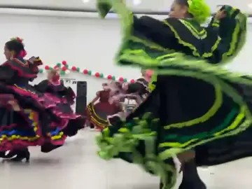 El Son De La Negra con trajes típicos de la república mexicana  Ballet Folklórico NEIKAME  #regionalmexicano #balletfolklorico #bailarin #bailes #culturamexicana #cultura #videoviral #tik_tok #danza #folklor #danzafolklorica #zapateado #Zapateado #folklore 