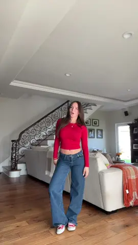 new @Edikted jeans 🤩 #fitcheck #edikted #skims #converse #redfit #schoolfit #bellychain 