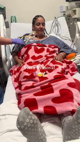 Thank you everyone for following my journey. I appreciate all the calls, text, likes, comments, etc., heres a video of my Swam Removal! Easier than I thought 💪  #heartfailure #livinglifewithafailingheart #cardiomyopathy #tuftsmedical #bostonhospital #heartfailurejourney #swanremoval 