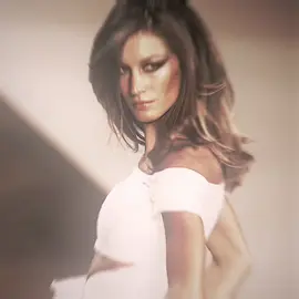 Gisele with this song 🔥 >> { #foryou #giselebundchen #giselebündchen #giselebundchenedit }