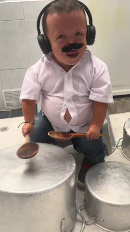 Wilsiton haciendo participe de 1000000 de pesos COP 😂 @U Banda - Unpluggedbanda @JIM VELASQUEZ  #juanchinbrodie #juanchi #humor #comedia #merida 