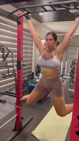 ENTRENAMIENTO DE ABDOMINALES  SOY TRAVIES TRAINER UN EXPERTO EN PÉRDIDA DE PESO O GANAR MASA MUSCULAR PERSONAL TRAINER FITNESS INTERNACIONAL CERTIFICATION  VIDEO COMPLETO  EN MI IG SIGUEME @traviestrainer  #RD #republicadominicana🇩🇴 #pueblo #bonao #traviestrainer #bajarkilos #stepp #stepp #bajarkilos #fit #fitnes #fisiculturismo #thegamechangers #tufavoritoentrenadordetuentrenadorfavorito #yonohagolipoyotranformocuerpo #cirujanosinbisturi #palofit #transformaciónfísica #teamtraviestrainer #republicadominicana #parati #parami #parael #paraella #tiktokindia #foryou #fyp #cuadriceps #pectorales #abdomen #abdomen #abdomenplano #femoral #anteydepsues #yonohagolipoyotranformocuerpo #cirujanosinbisturi #viralvideo #bajarkilos #videoviral #mundial #diet #coco #cocomelon #cafe #d#dietasana #kilosmort#kilosmenos #t#balanceado #bajarkilos #disciplina #persistencia #esfuerzo #destress #vidasana #salud #bienestar #destreza #fortaleza #fuerza #energia #voluntad #admiracion #orgulloso #keto #amway #strongwomen #cardio #strong #boxeo #karate #yoga #piilate #dietavegana 