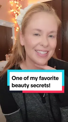 A beauty secret of mine that I recently found! Not only do brows give a kore youthful appearance, but using a brow laminate can help them stay in place and look more natural. #brow #brows #browtips #naturalmakeup #naturalmakeuplook #beautysecrets #makeupover30 #makeupover40 #makeuptips 