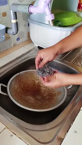 Pake lap kawat ini, membersihkan wajan, panci, piring dan perabot lainnya jadi lebih mudah. #lap #perabotandapur #sabutcucipiring #kawatcucipiring #kawatcucipiringviral #cucipiring #kainlap #kainlapkawat #kainlapviral #tiktokshopindonesia 