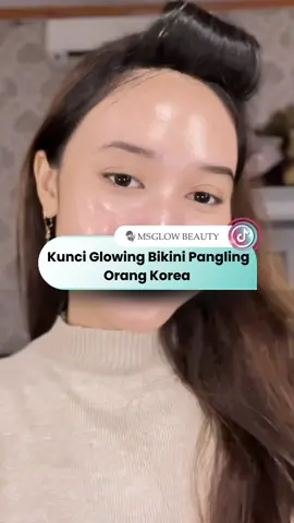 Cuman pake produk ini kulit aku bisa seglowing ini kayak orang-orang korea...apalagi karena ada kandungan rice extract yang jadi rahasianya orang korea buat dapetin glasskin look kayak gini 😍 #GlowingBikinPangling #MSGlowBeauty #hydramilktoner #msglowbeauty #whitecaviartoner #whitecelldnatoner #newseries 