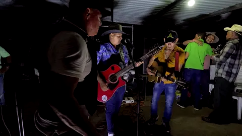 Inquietos de Olancho - La cruz de madera #viralvideo #inquietos #olancho