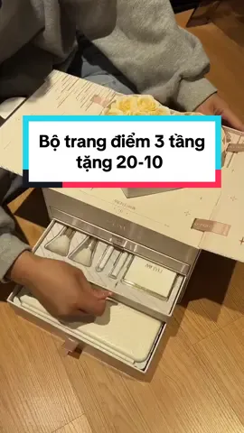 Bộ trang điểm mà nàng nào cũng mong được nhận vào 20-10 này  🥰 #botrangdiem #botrangdiem3tang #bomakeup #quatang20_10 #qua20thang10 #foryou #xuhuong #muataitiktokshop #LearnOnTikTok