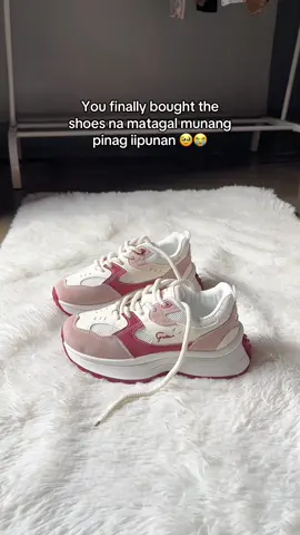 Deserve mo ng bagong sapatos 😭🥹 #corollashoes ##trendingshoes #shoes 