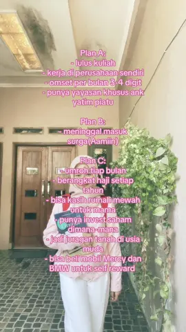 YaAllah yg maha kaya maha segalanya, mudahkan jalan aku yaAllah, masi ada ibu yg harus aku perjuangkan kebahagiaanya