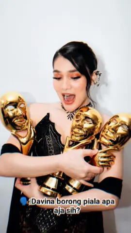 kasih paham @Davina Karamoy 🥰🤩👏 #davinakaramoy #takselalumemiliki #amaawards #fypシ #imaaward #filmiparadalahmaut #soundtrack #fypシ 