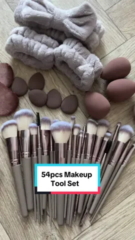 So good for the price😍  #makeup #makeupbrushes #brushes #set #makeuptool #tiktokmademebuyit #halloweensale #makeupsponge 