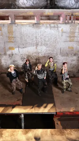 วันนี้เวลา 18:00 เตรียมตัวรับชม Dance Performance Ver. เพลง #PERSES_BODYGUARD ที่ทุกคนรอคอย! (ว่าแต่ มีใครเตรียมเต้นตามแล้วบ้างไหมครับ 🫢🔥)   [PERSES - ‘BODYGUARD’] ➣ Watch now on Youtube : gnest_official   #PERSES_BODYGUARD #PERSES #PERSES_TH #GNEST #GMMMusic #TPOP #เพลงดังtiktok  @gnest_official @Jungwboo @KRITTIN ! @ThePluggy @palmww 