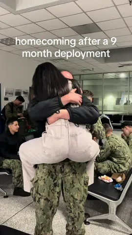 300 days apart, over 9 months of deployment with 2 extensions, and a flight delay later… I drove over 1,000 miles to be with him, I would absolutely do anything and everything for my man 😭🩵 #Homecoming #ussroosevelt #navy #navywife #militarylife #militaryhomecoming #deployment 