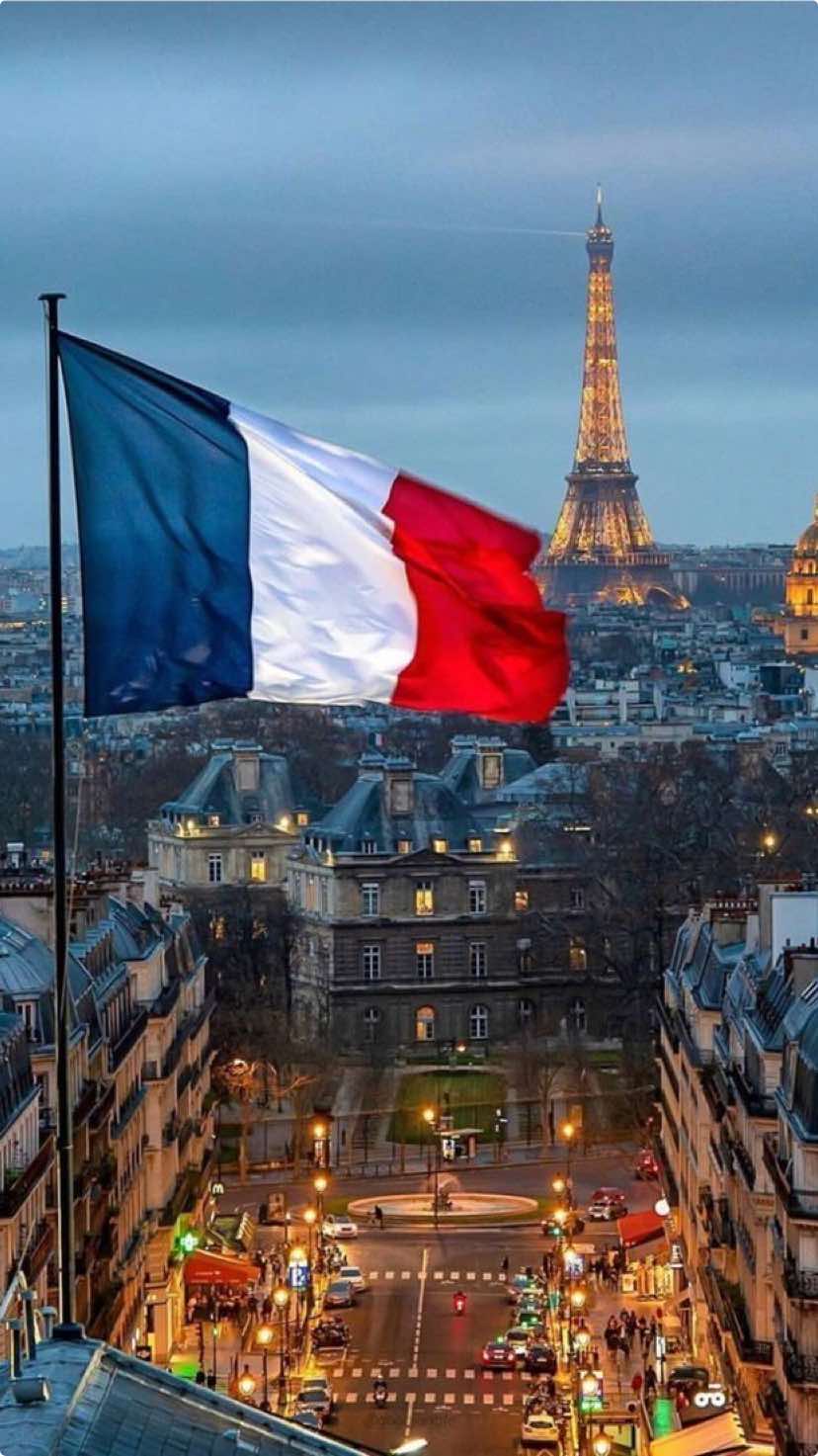 Bienvenue en France 🇫🇷 #beautifulfrance #frenchlandscapes #travelfrance #visitfrance #discoverfrance #francenature #francetravel #wanderlust #scenicviews #travelinspiration #explorefrance #naturelovers #hiddengems #bucketlisttravel #travelgoals #mustseefrance #EuropeanTravel #naturephotography #francetourism #scenicfrance #droneviews #dronefootage #aerialviews #droneadventures #dronetravel #dronevideos #skyhighviews 