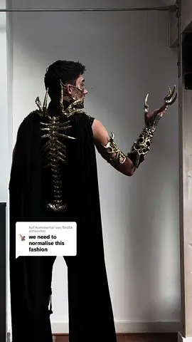 Antwort auf @Bird5k I can just imagine a world full of crazy creative people who create different outfits and walk down the street😅. It would be cool, but let's leave this chaos for now, something for me😄, the world is not ready for such changes yet