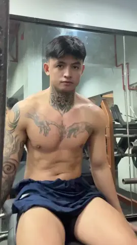 Let's do leg work out 💪 #cuteboy #abs #handsome 