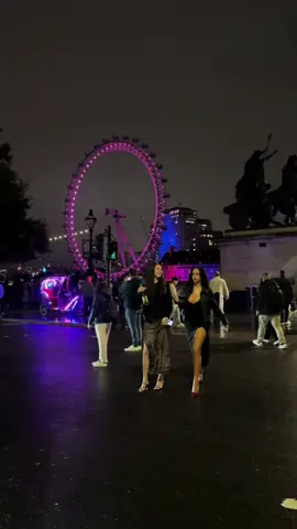 London NightLife ❤️🍁 #tiktok #london #fyp #الشعب_الصيني_ماله_حل😂😂😂 