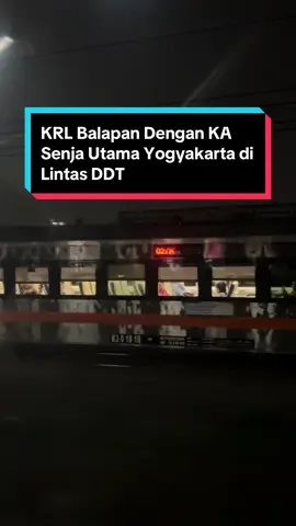 SU YK: “Duluan dulu bro, mau nganterin penumpang liburan ke Jogja dulu” 🗿 #senjautamayogyakarta #commuterline #balapankereta #ddt #railfans #kai121 #fyp 