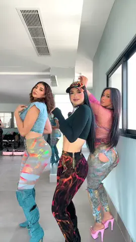 @Victoria Della bella @EDWINA🦂 aterrizando en RD 😈