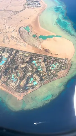 Landing in Egypt.#travel #hurghada #egypt #landing #explore #traveltiktok #planeview 