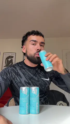 ENFIN la Redbull mûre givrée et vanille 🩵❄️🩵❄️