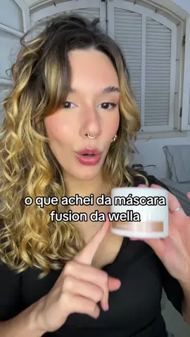 simplesmente apaixonada pela mascara fusion da @wellabr #fy #dicasdebeleza #BeautyTok #belezatiktok #wella #haircare #cabelo #cabelosaudavel #loiro 