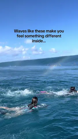 Have you ever seen surfers in waves this big and perfect? Only a surfer knows the feeling… #fyp #foryou #waves #surf #surfing #ocean #surftok #bigwaves #swell #tahiti #teahupoo #perfection 