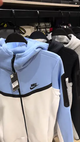 جاكيت نايكي تك🤩🤩🤩🤩