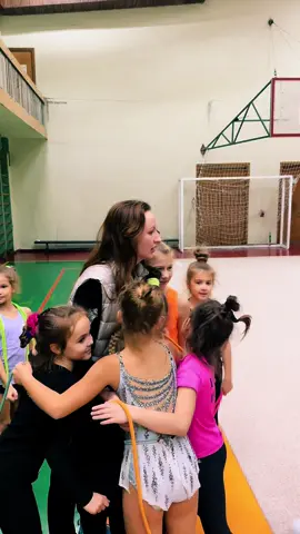 Провожаю на соревнования 🥹🥹 #художественнаягимнастика #тренерпогимнастике #yalosgymnastics #rhythmicgymnastics #yalos #соревнования #дети #спорт 